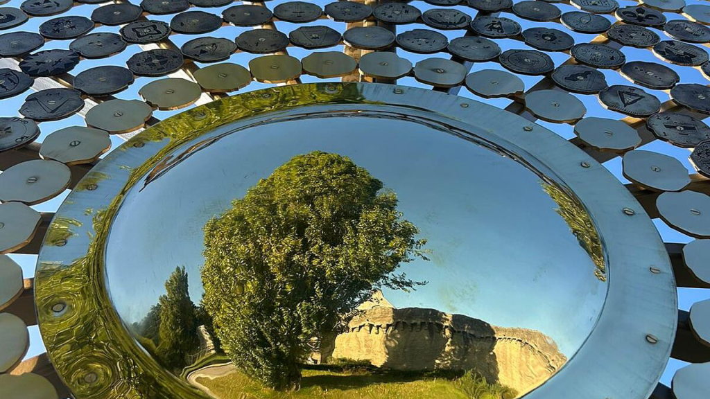 Image de remplacement pour la vidéo : <h1 class="style-scope ytd-watch-metadata">Inauguration de l&rsquo;œuvre « Soleil de Paix »</h1>
